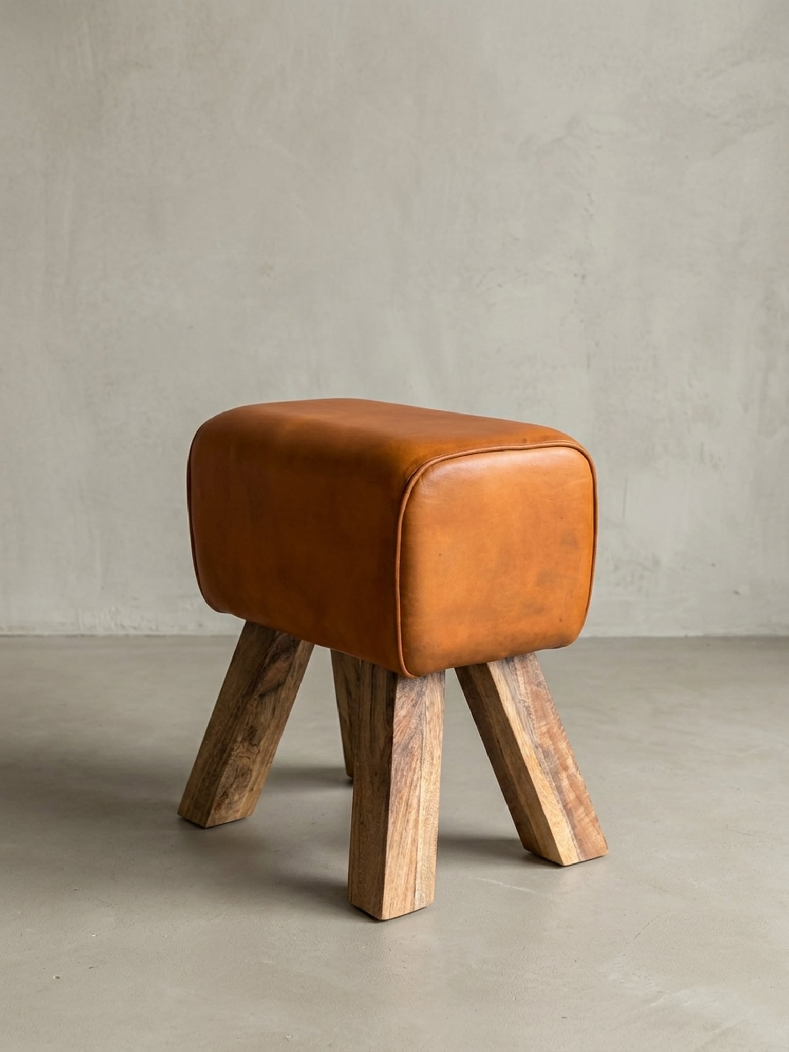 Sitzhocker &ndash; Echtleder, 40x30x47 cm, Turnbock-Design 