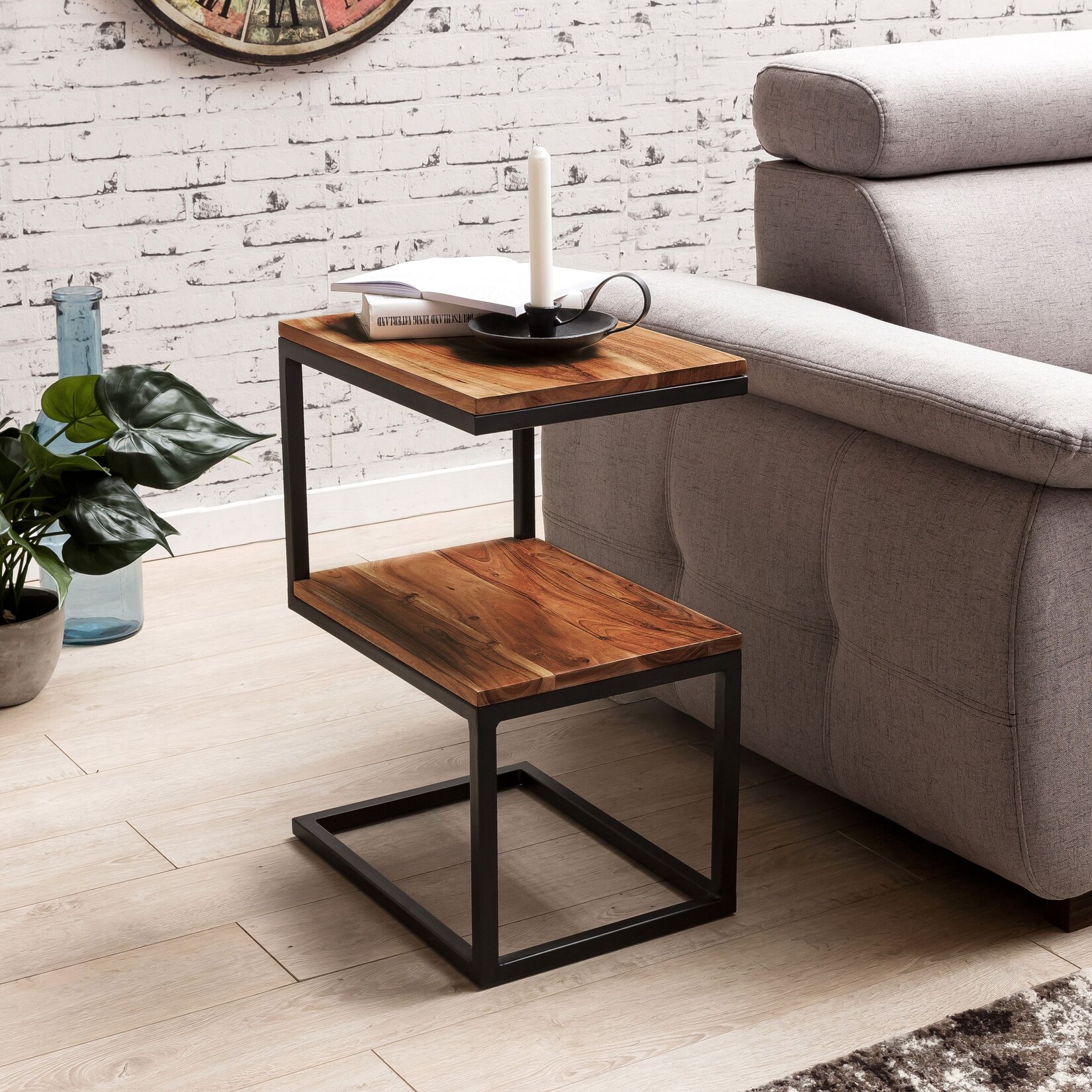 Beistelltisch Massivholz Metall S-Form Landhausstil AKOLA, Dunkelbraun 30x45x60 cm