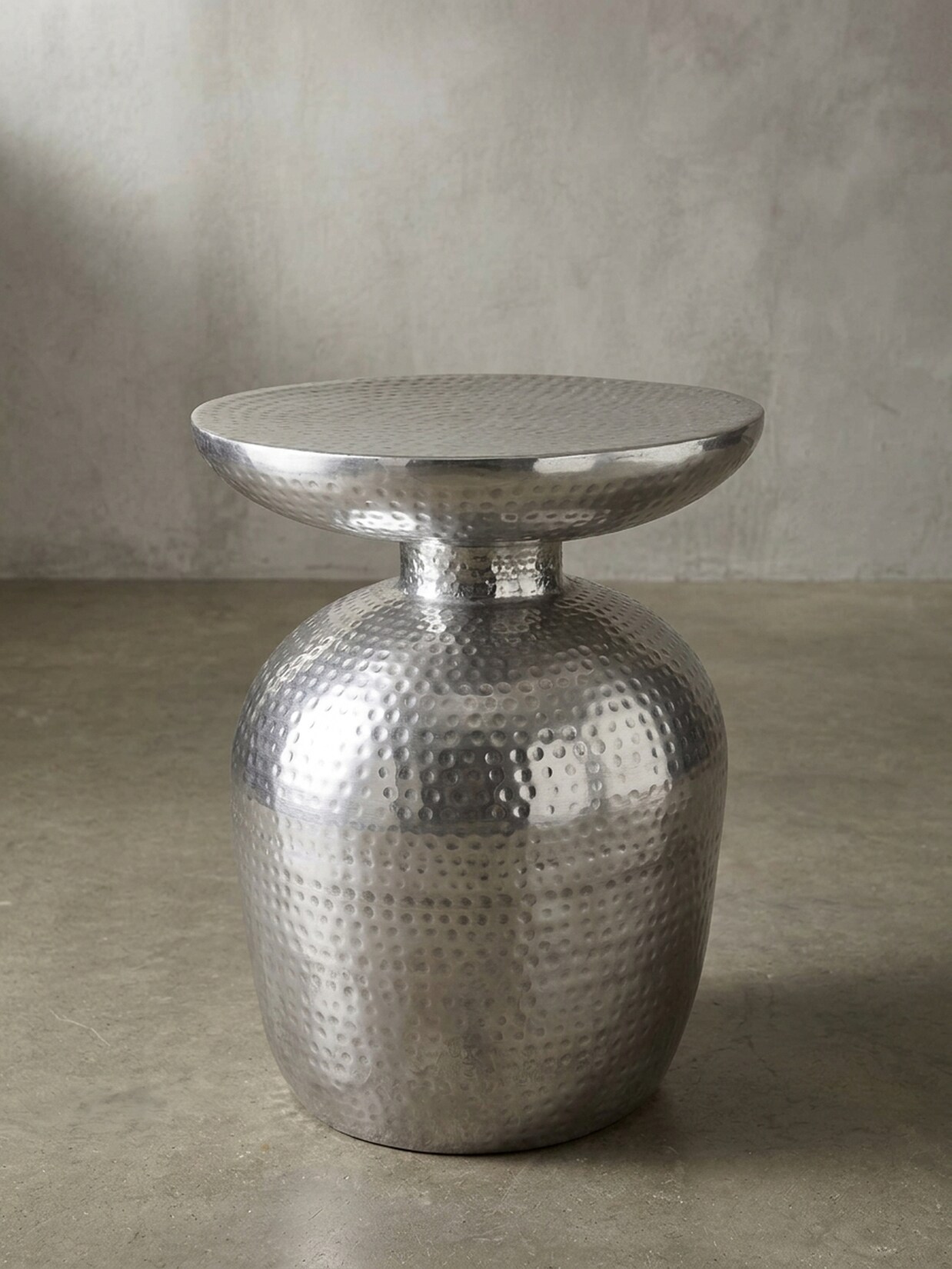 Beistelltisch – Rund Aluminium Silber Hammerschlag 36,5x46x36,5 cm orientalisch