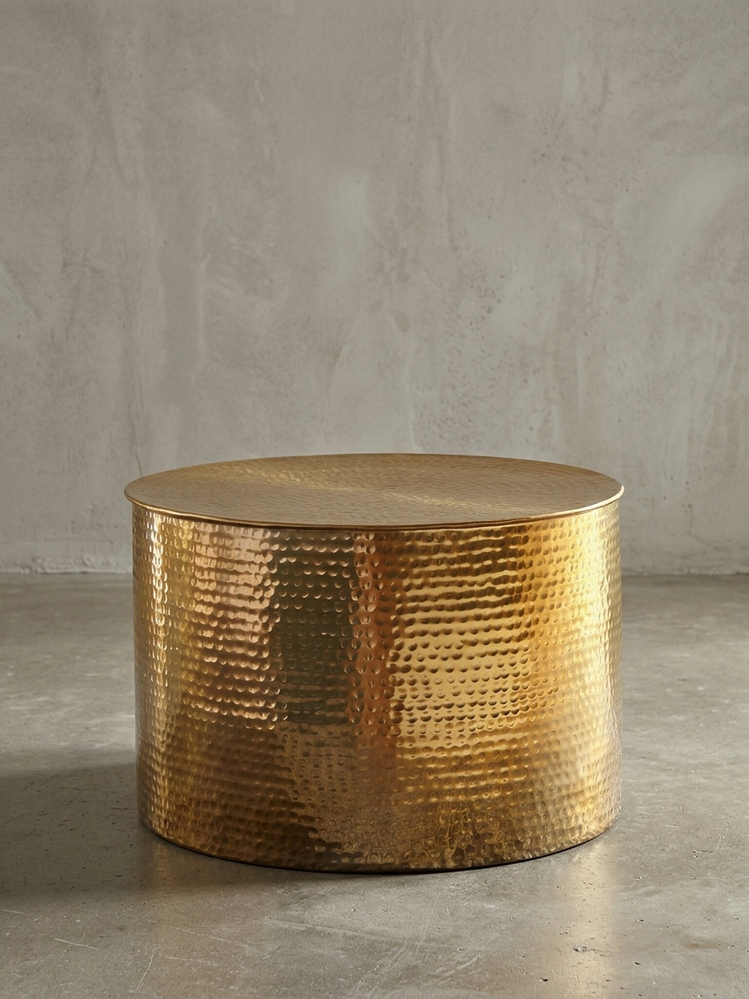 Couchtisch Aluminium Orientalisch Rund mit Hammerschlag Design Modern, Gold 61x61x40 cm 