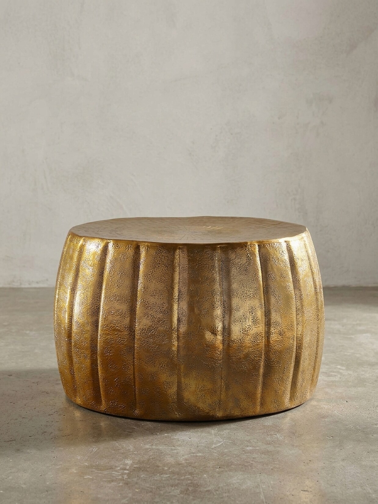 Couchtisch Rund Orientalisch in Goldfarbenem Aluminium, 60x36x60 cm