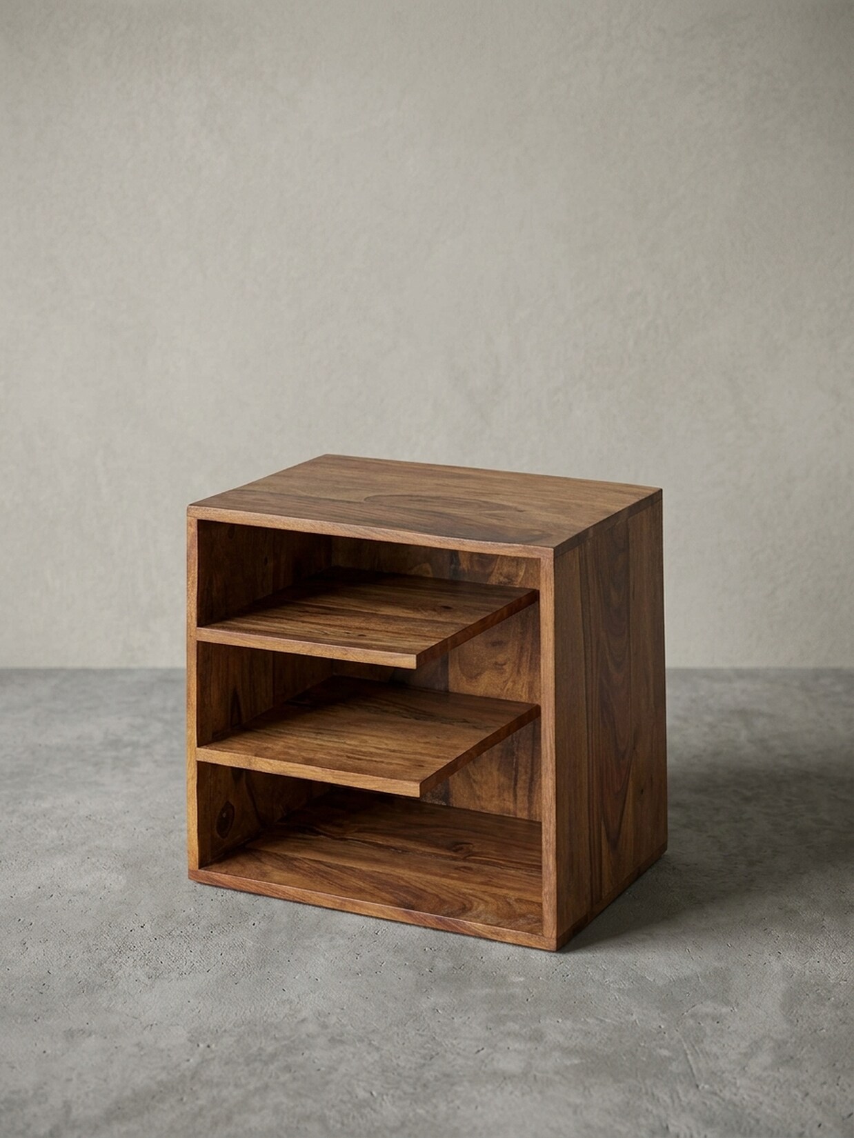 Beistelltisch – Massivholz Braun 43x43x30 cm mit Ablage