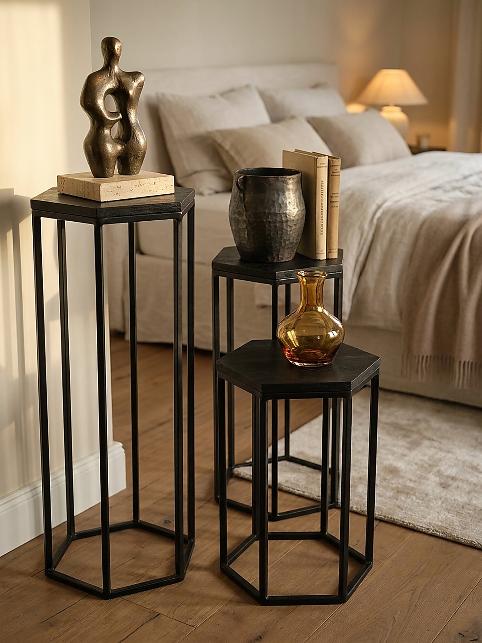 Beistelltische 3er Set Mango Massivholz mit Metallgestell sechseckig Schwarz 