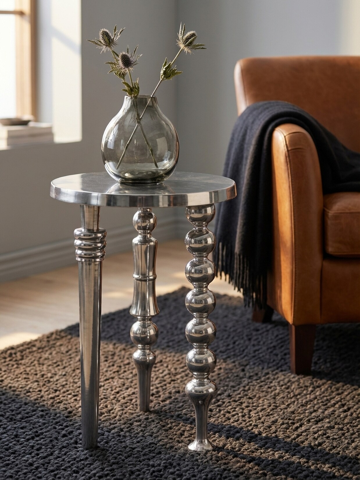 Beistelltisch – Aluminium Silber 44x44x63 cm Dreibein Design