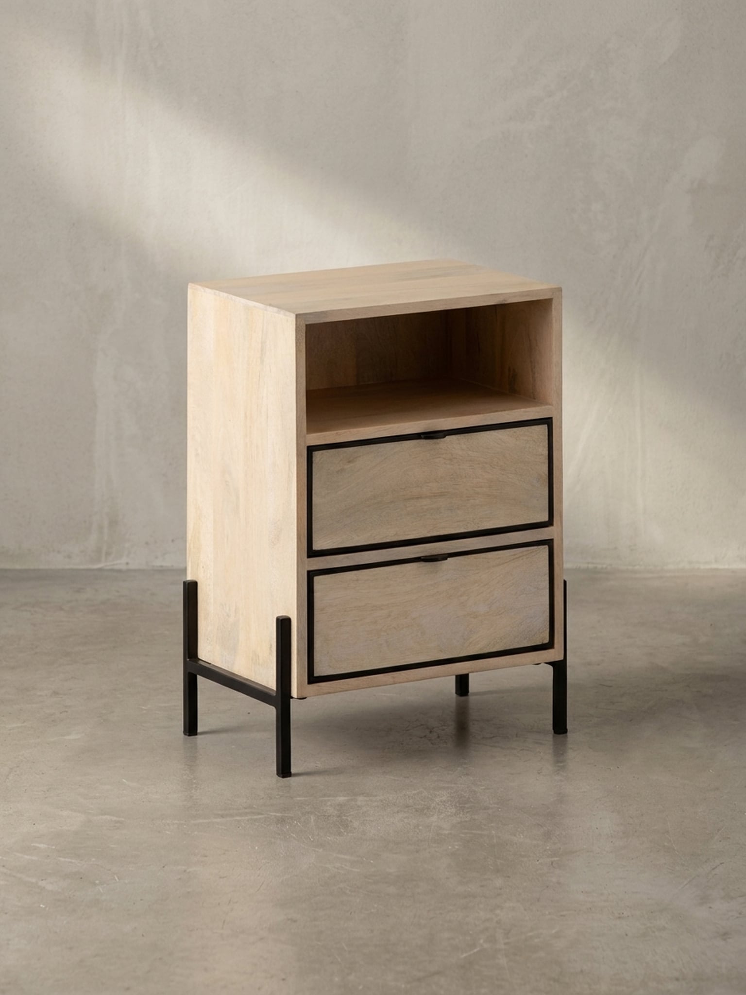 Nachttisch &ndash; Mango Massivholz/Metall, 43x60x30 cm, 2 Schubladen, braun 