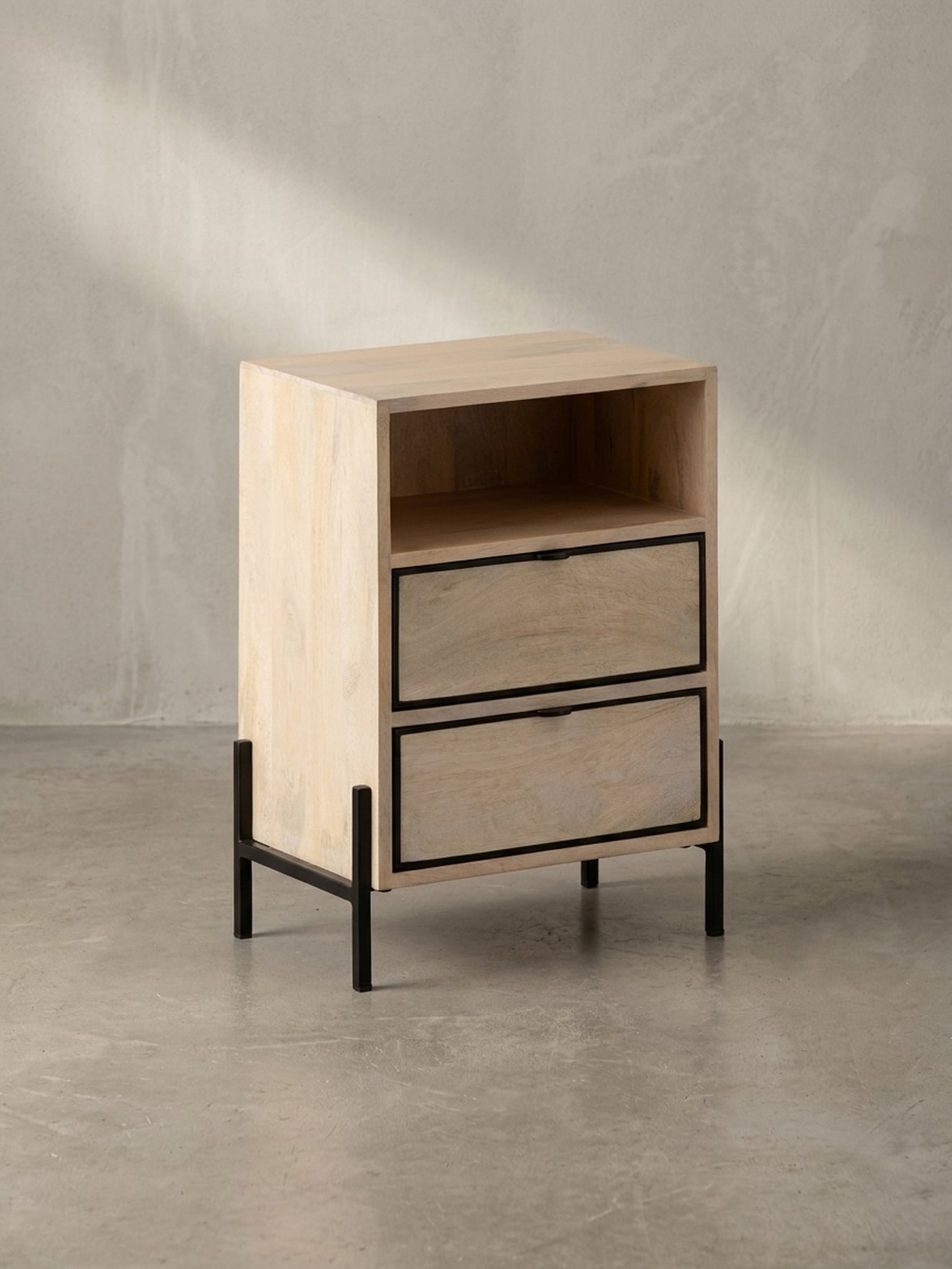 Nachttisch – Mango Massivholz/Metall, 43x60x30 cm, 2 Schubladen, braun
