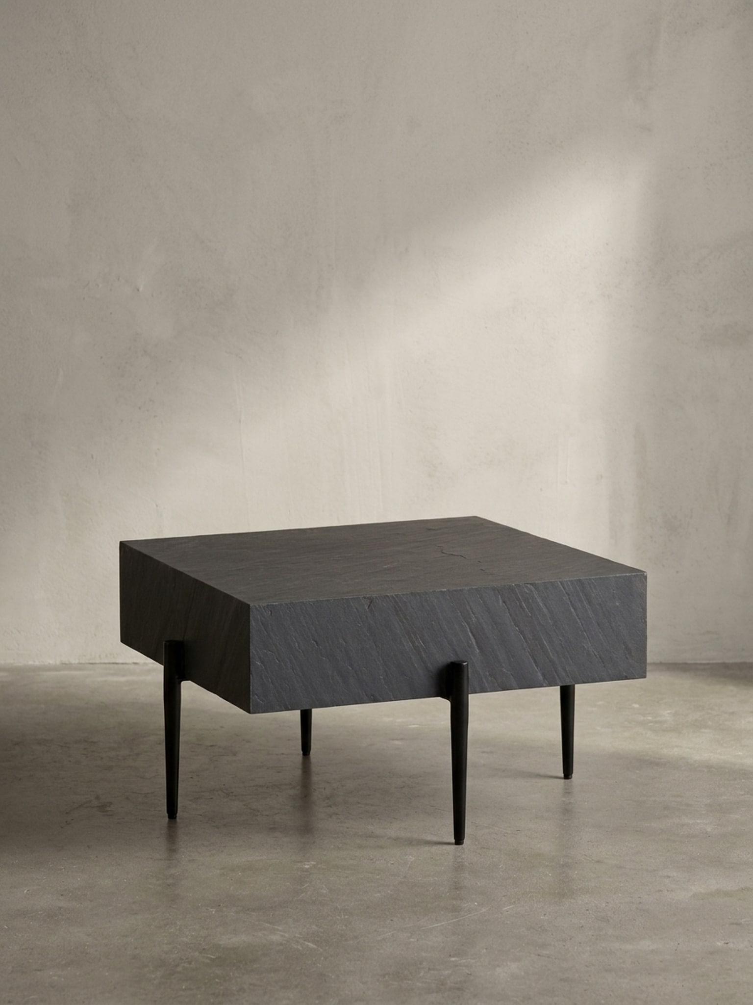 Couchtisch Quadratisch Anthrazit Steinoptik Metall 64x64x35 cm Modern Massiv 