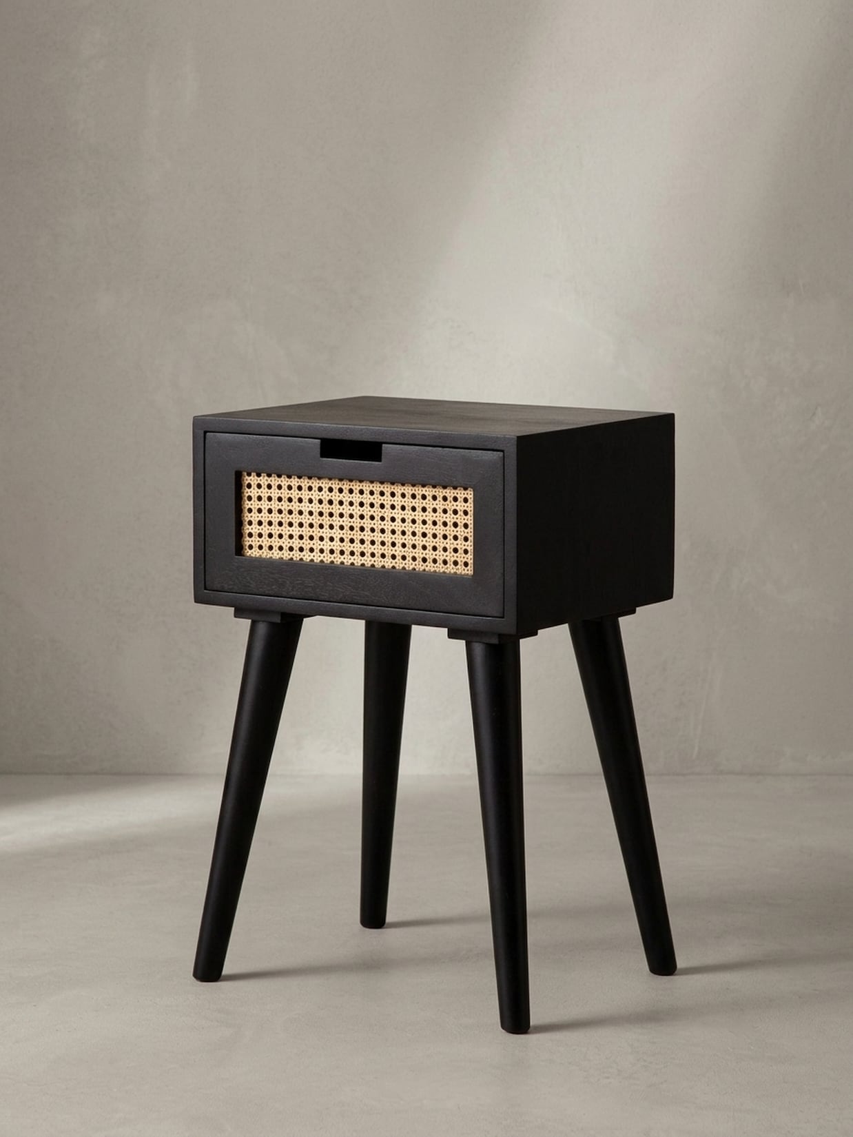Nachttisch – Mango Massivholz/Rattan, 40x60x30 cm, Schwarz, 1 Schublade, Wiener Geflecht