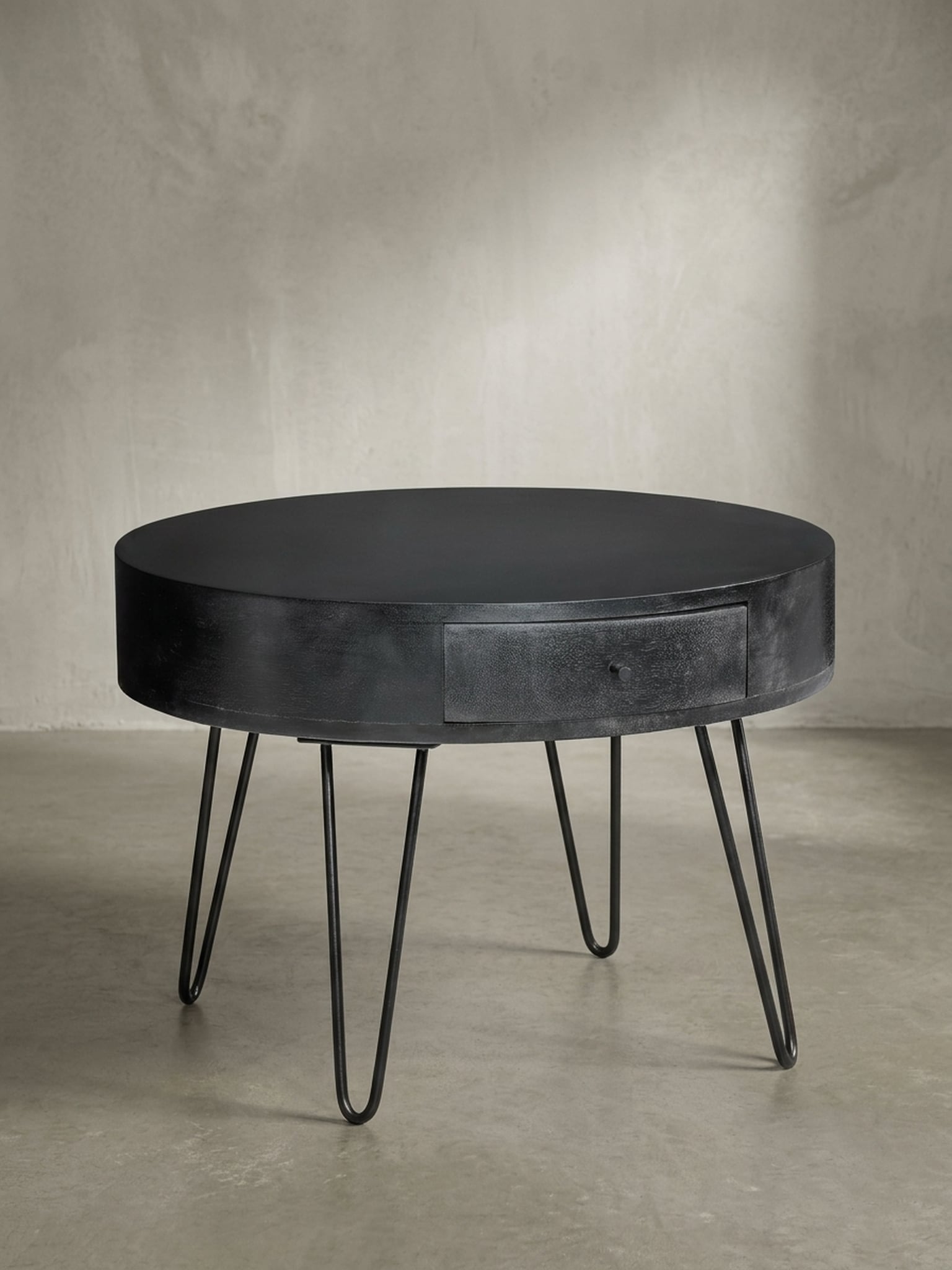 Couchtisch Rund Mango Massivholz Metall, 60x60x43 cm, mit Schublade, Stauraum und Haarnadelbeinen 