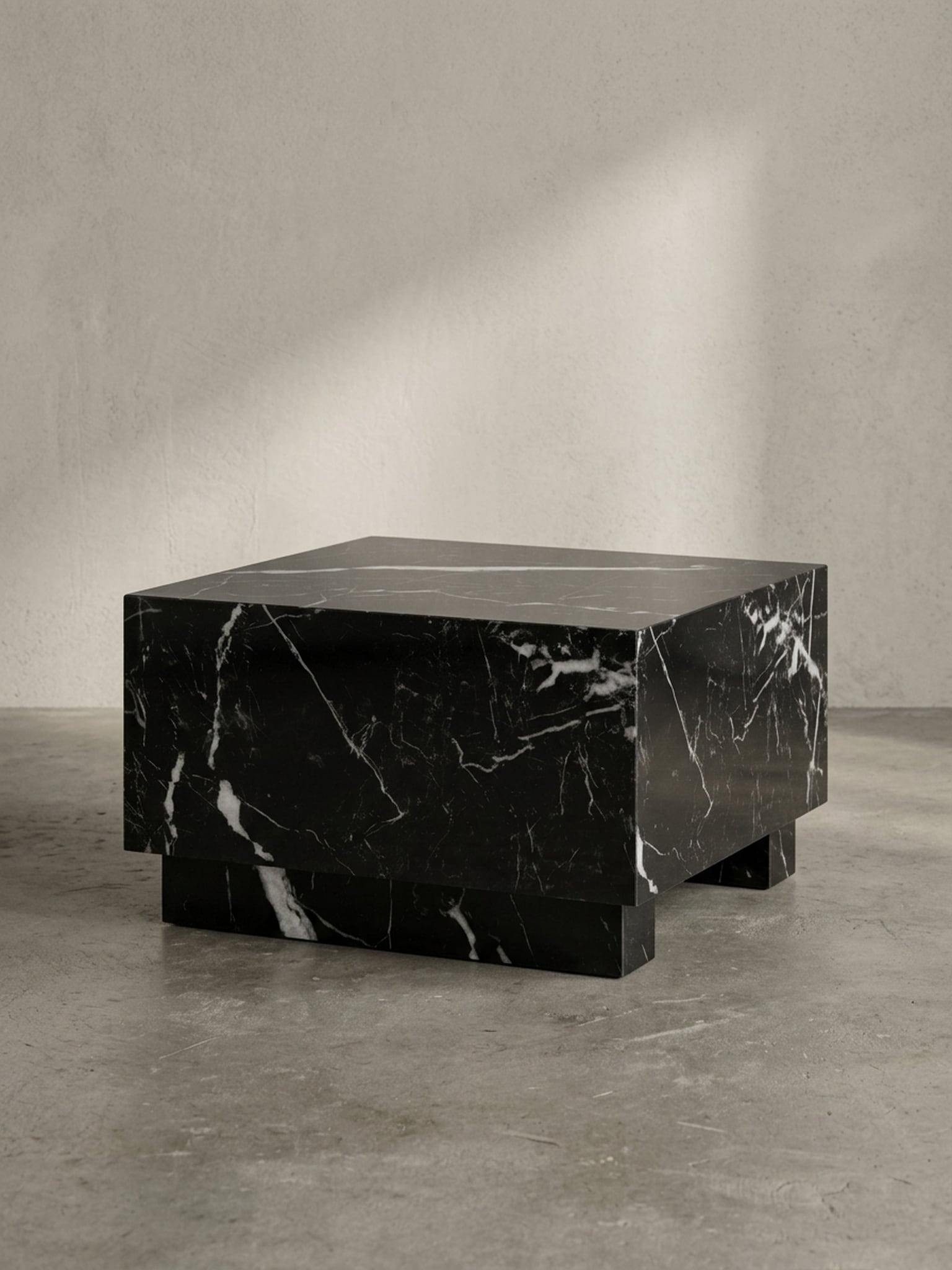 Couchtisch MONOBLOC in Hochglanz mit Marmor Optik, Quadratisch, W&uuml;rfel-Form, Schwarz 60x60x35 cm 