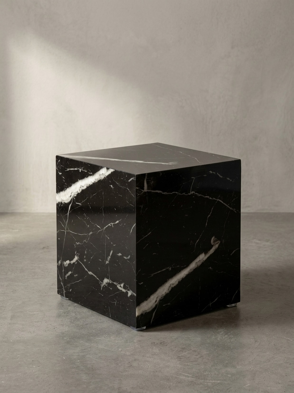 Couchtisch MONOBLOC in Hochglanz mit Marmor-Optik, Würfelform, Schwarz 40x40x45 cm
