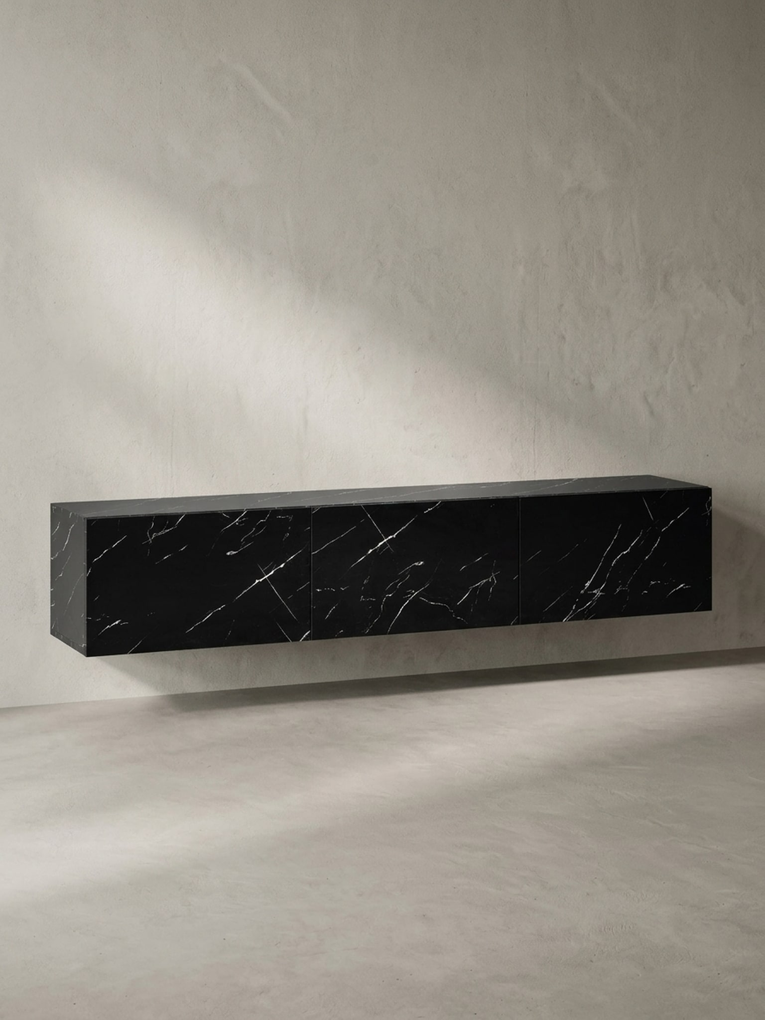 TV-Lowboard h&auml;ngend gro&szlig;, Marmor-Optik, Klappt&uuml;ren, modern, Schwarz 160x30x30 cm 