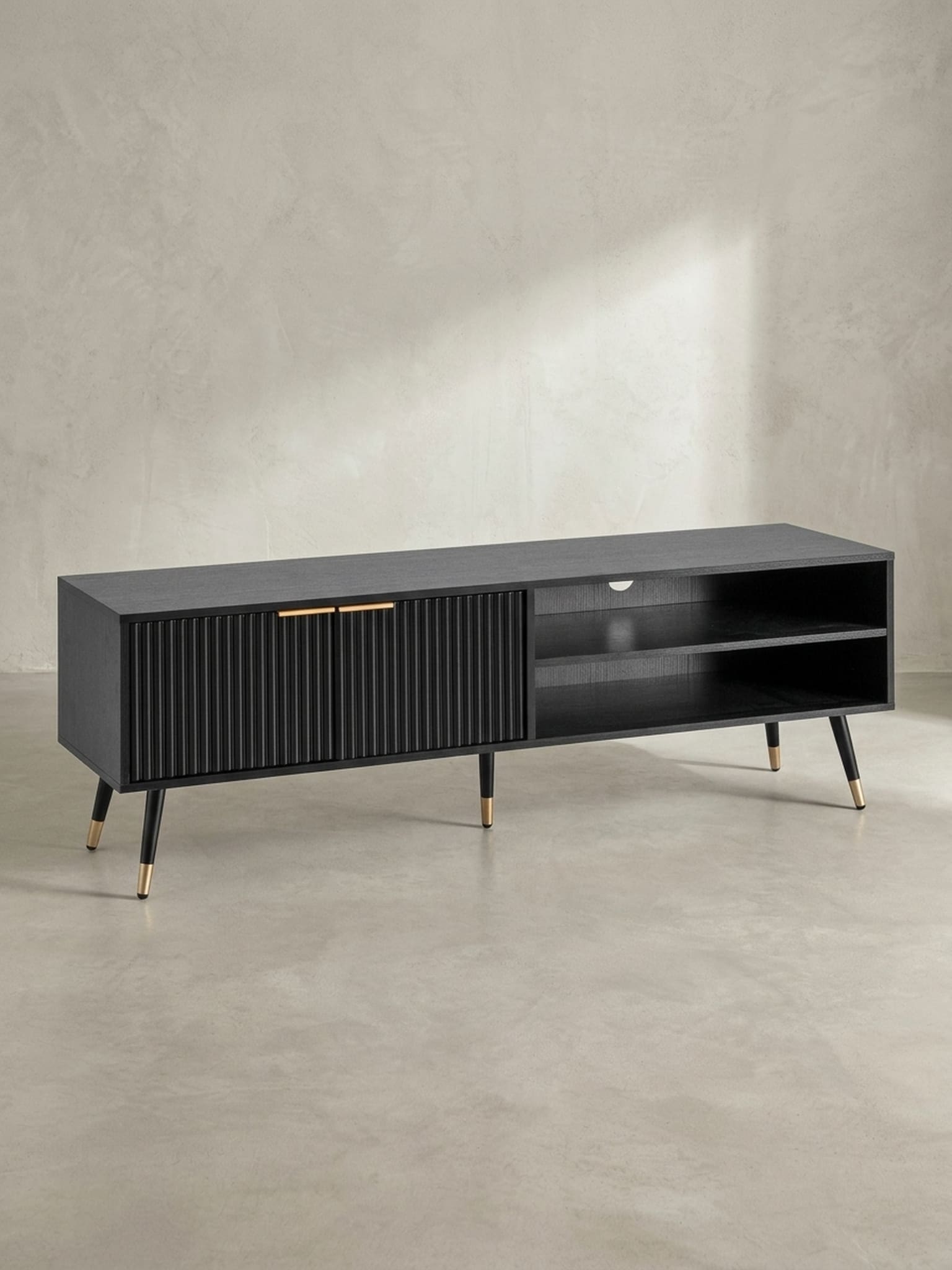 Lowboard Schwarz Eiche-Dekor Modern Stil 150x51x39 cm mit T&uuml;ren und Ablagef&auml;chern 