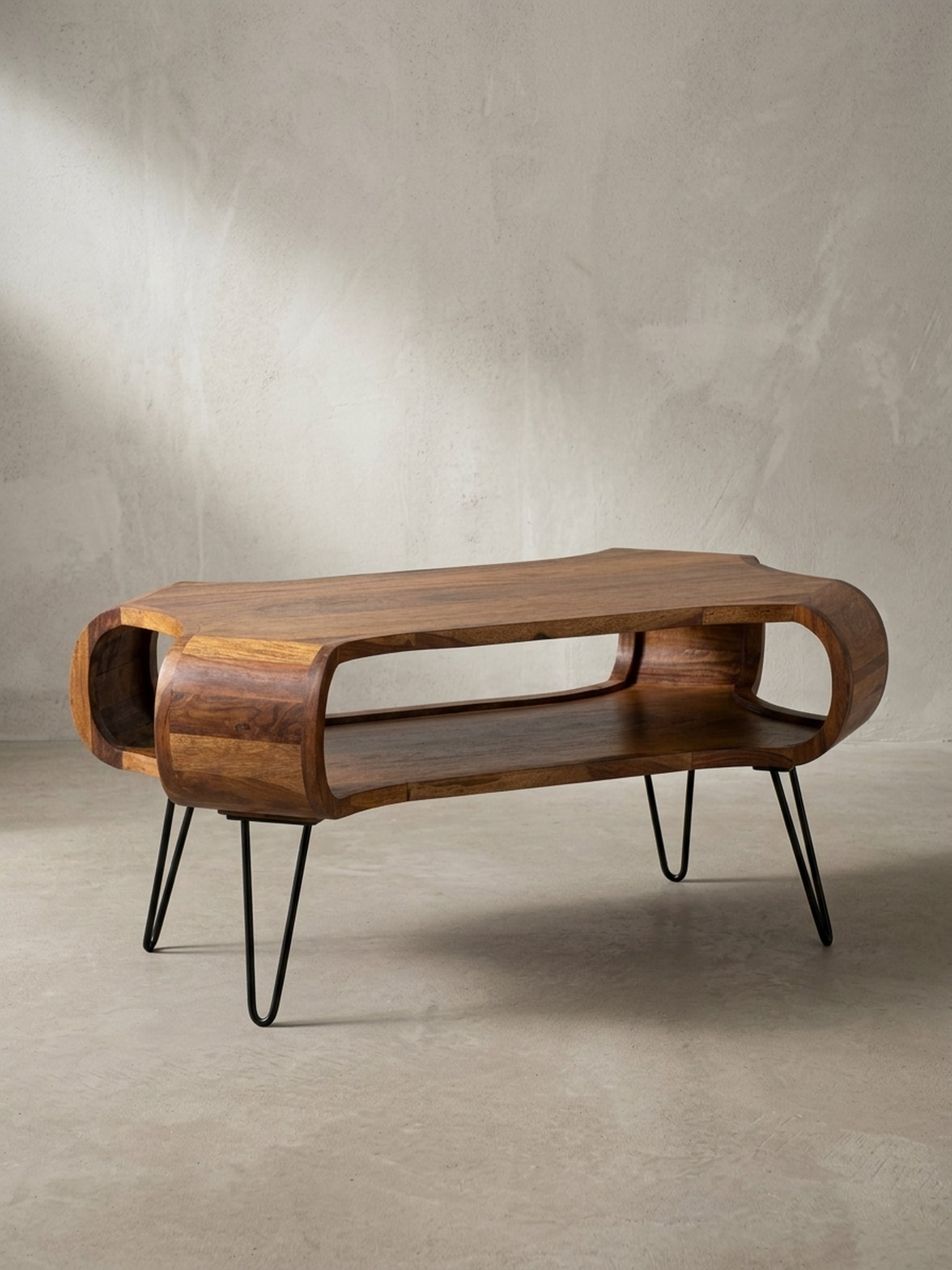 Couchtisch Rechteckig in Massivholz und Metall 100x60x47cm mit Stauraum und Haarnadelbeinen 