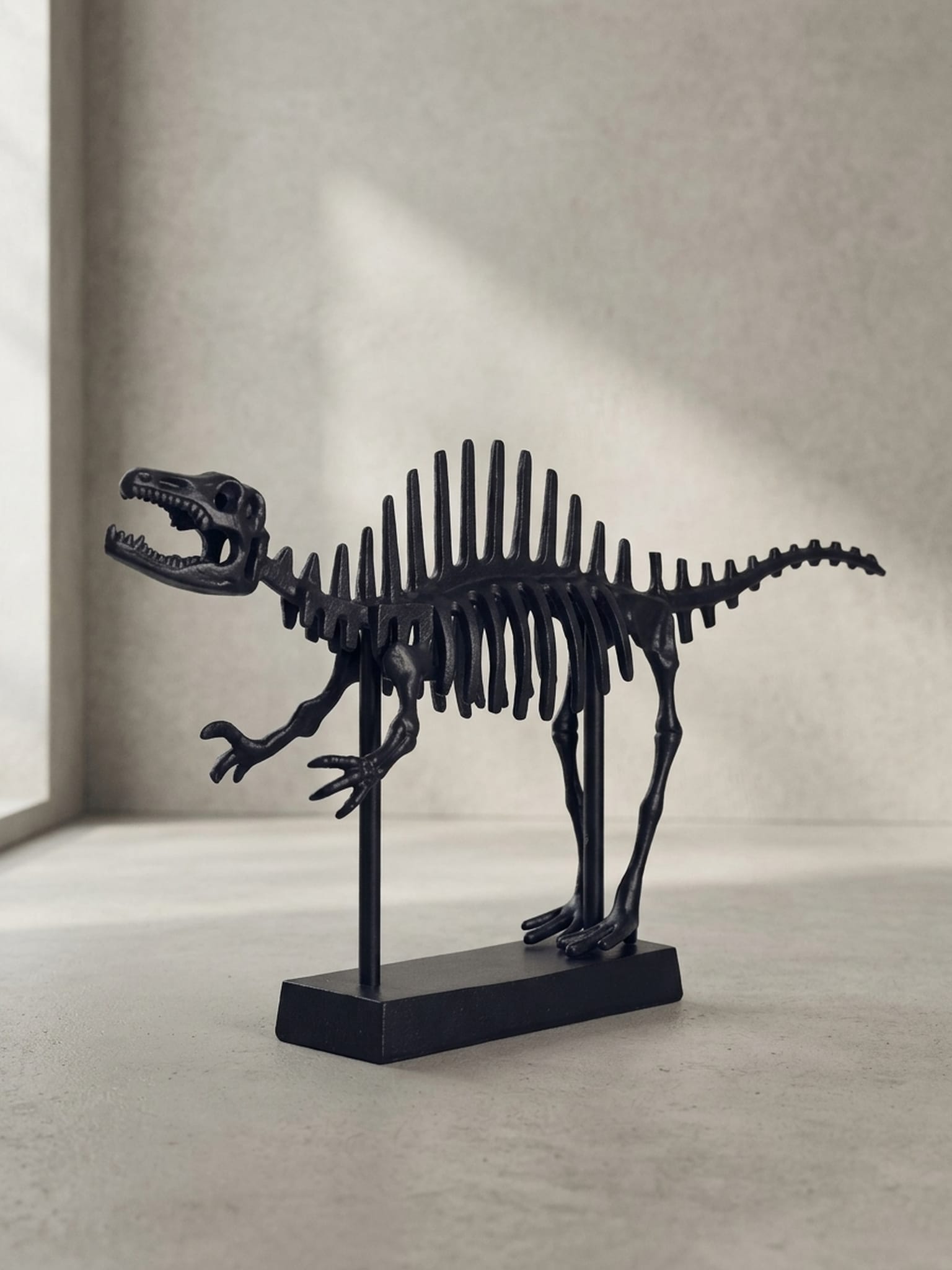 Dekofigur T-Rex Aluminium Schwarz 62 cm mit Sockel 