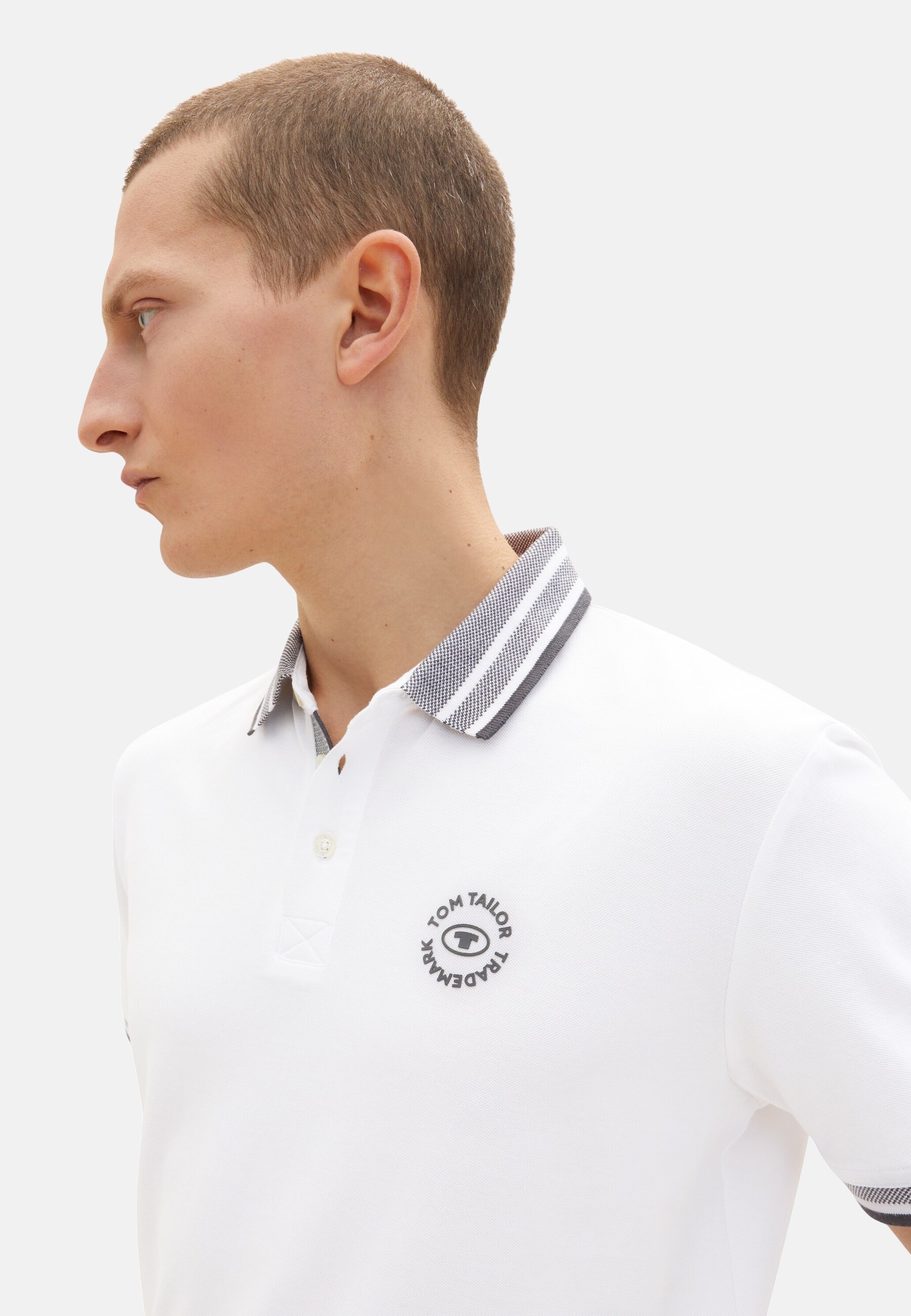 Tom Tailor Poloshirt Basic Polo Kurzarmshirt mit Kontraststreifen und Logo-Print 