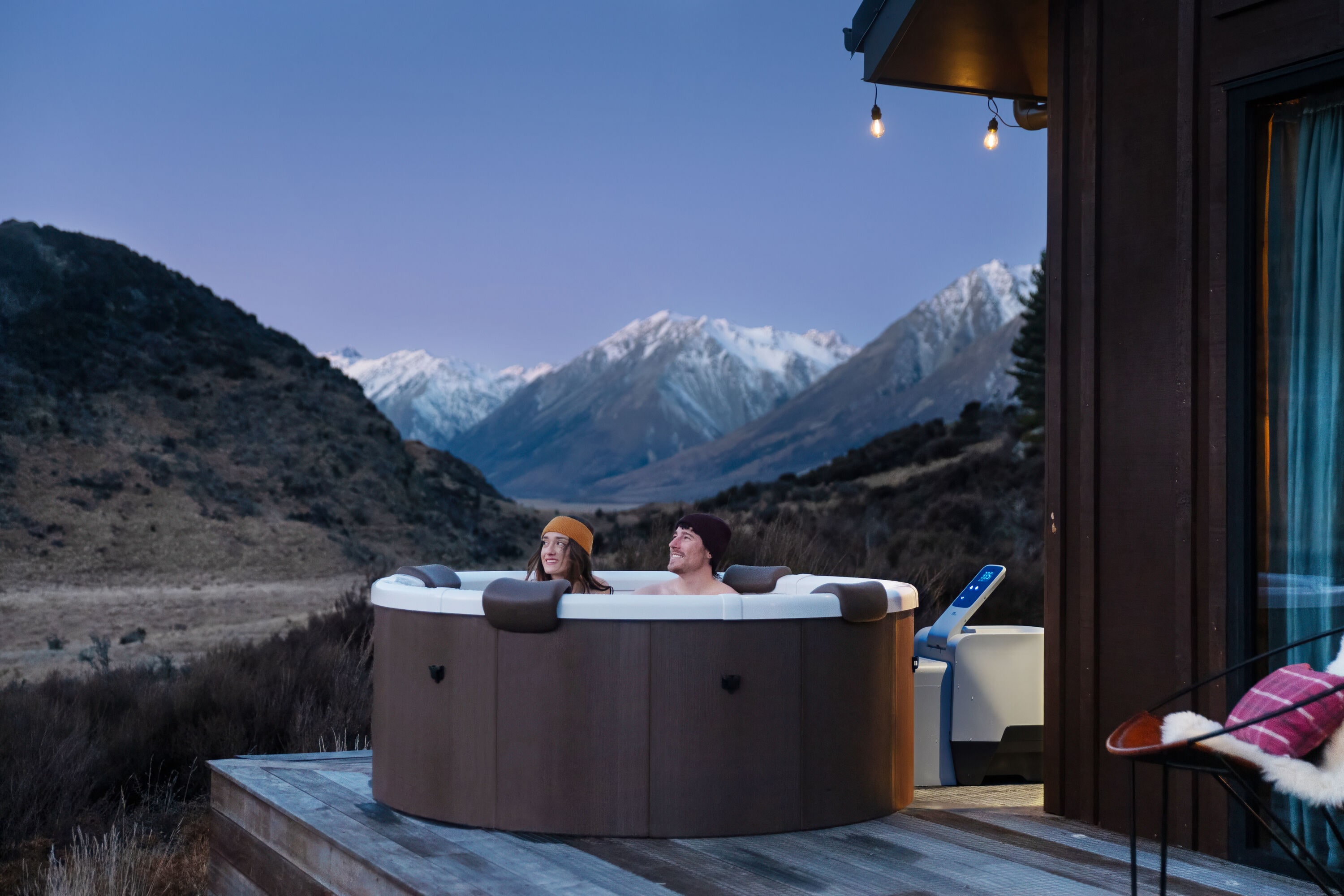 MSpa Whirlpool ROVA 2026 inkl. App, LED, 8 Hydromassaged&uuml;sen, 130 Luftd&uuml;sen 