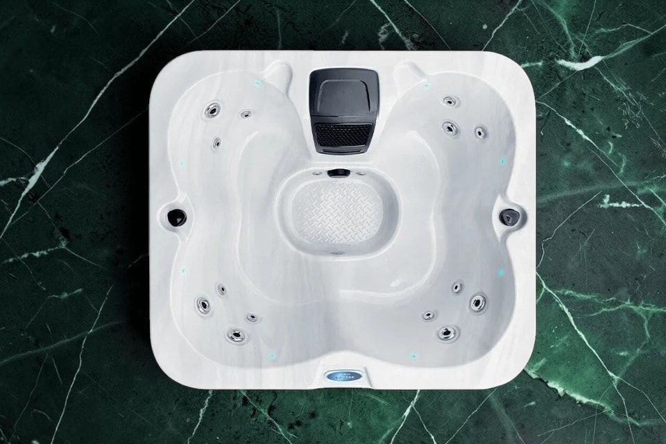 PassionSpa Whirlpool SPARK 170 x 152 x 74 cm - XL / bis zu 4 Personen 