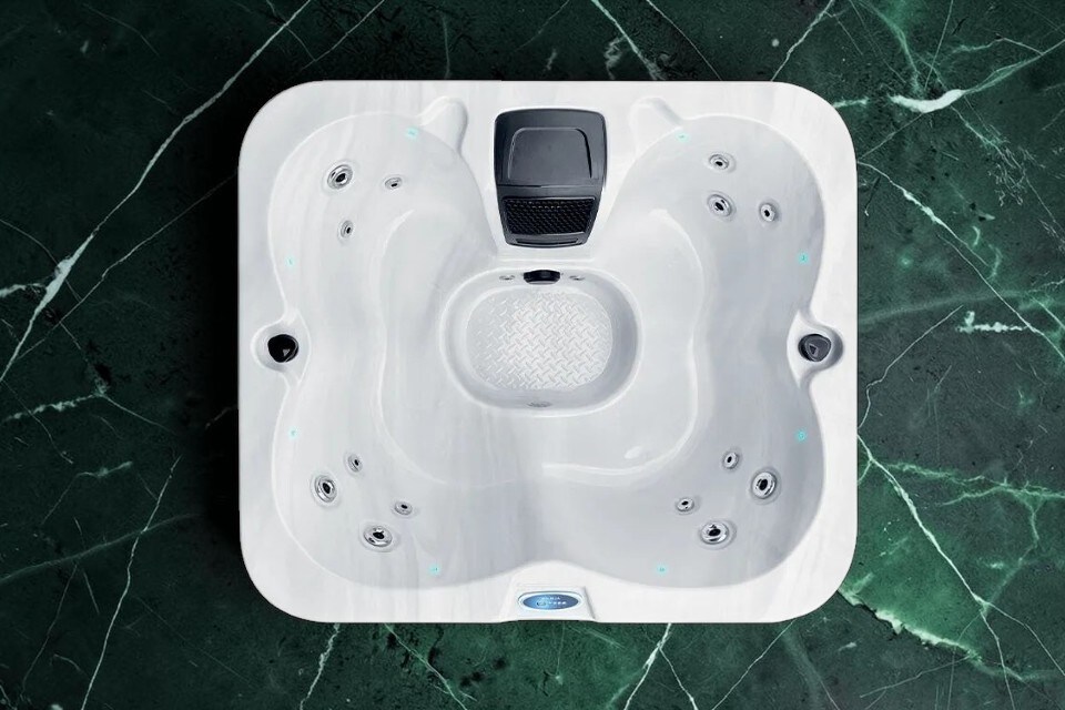 Whirlpool SPARK 170 x 152 x 74 cm - XL / bis zu 4 Personen