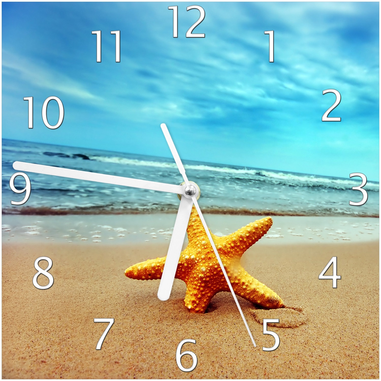 Wallario Uhr 30 x 30 cm, schwarze Zeiger Seestern am Strand am Meer 