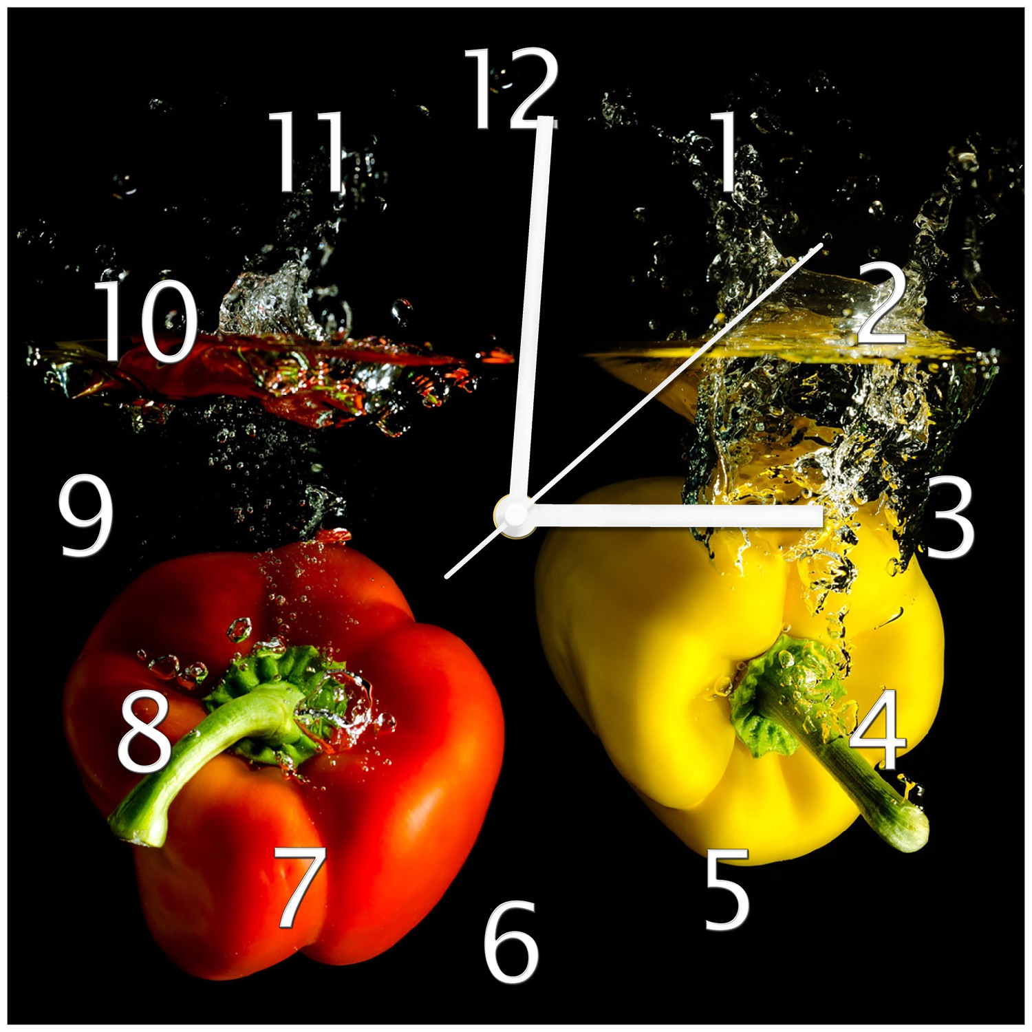 Wallario Uhr 20 x 20 cm, wei&szlig;e Zeiger Bunte K&uuml;che  Paprika in rot  gelb  orange und gr&uuml;n im Wasser 