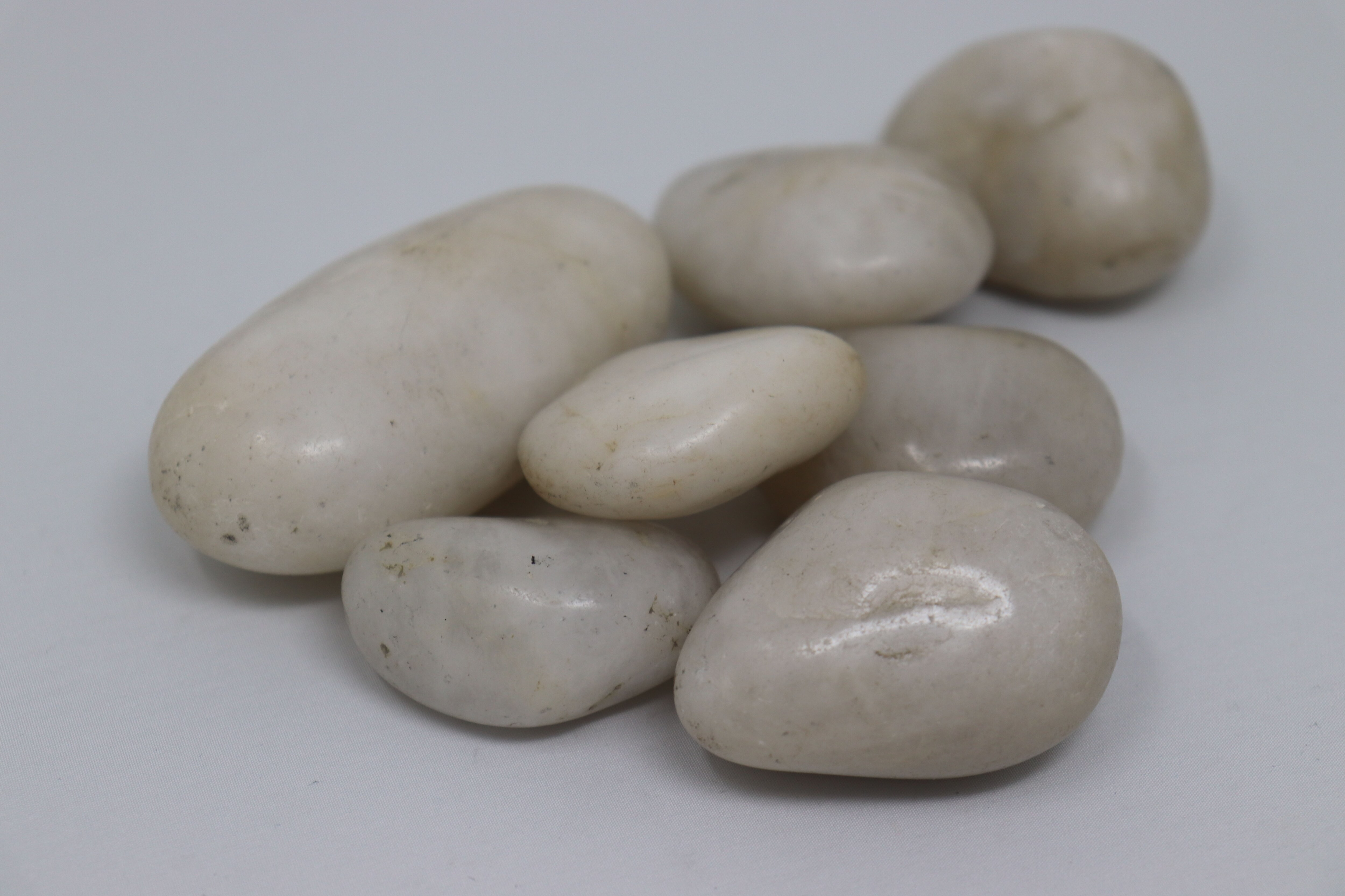 Aquagart 140kg Polierter Kiesel Flusskiesel Kieselsteine Gartenkies Zierkies wei&szlig; 