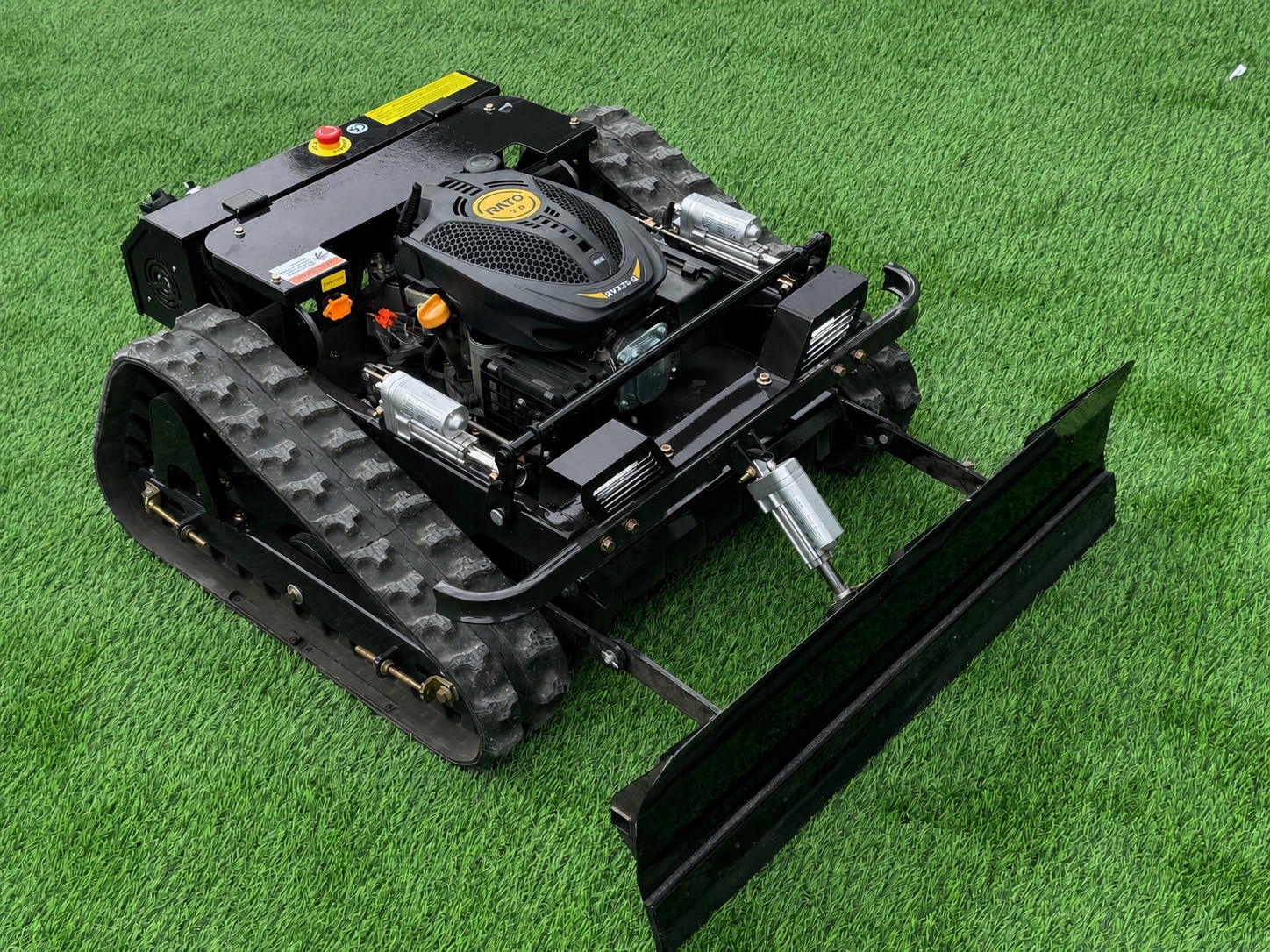 Ferngesteuerter Motor-Rasenm&auml;her CW-500 Schwarz B&ouml;schungsm&auml;her mit Schneepflug 